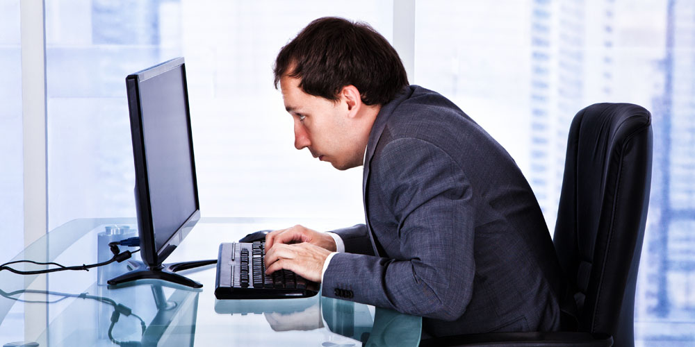 Position assise prolongée : sédentaire sans le savoir, même chez les gens actifs !