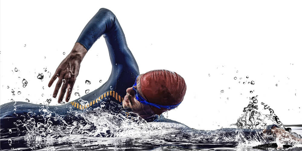 Triathlon : nager moins vite pour rouler et courir plus vite !