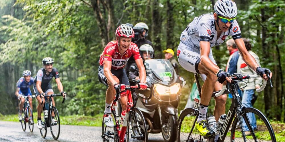 Les puissances de pédalage très élevées des coureurs cyclistes du Tour de France