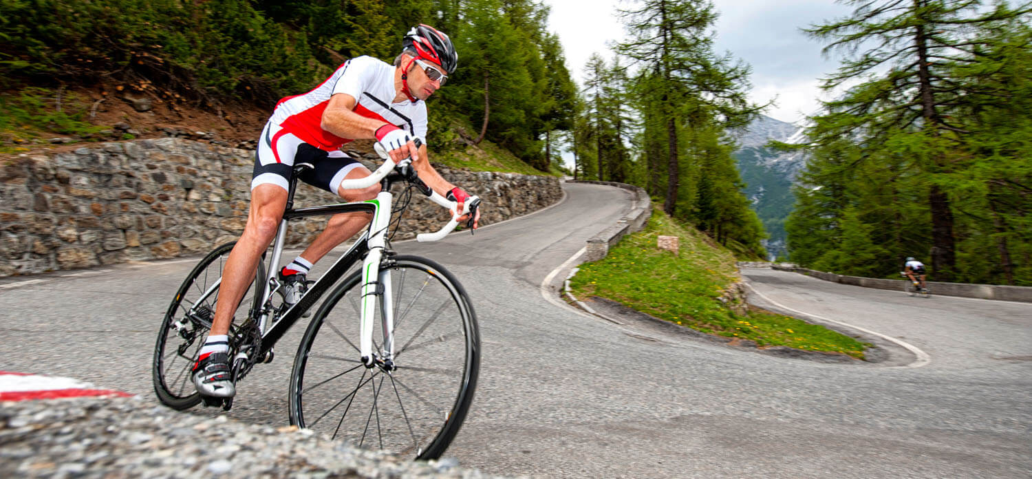 Comment piloter votre vélo dans une descente en lacets