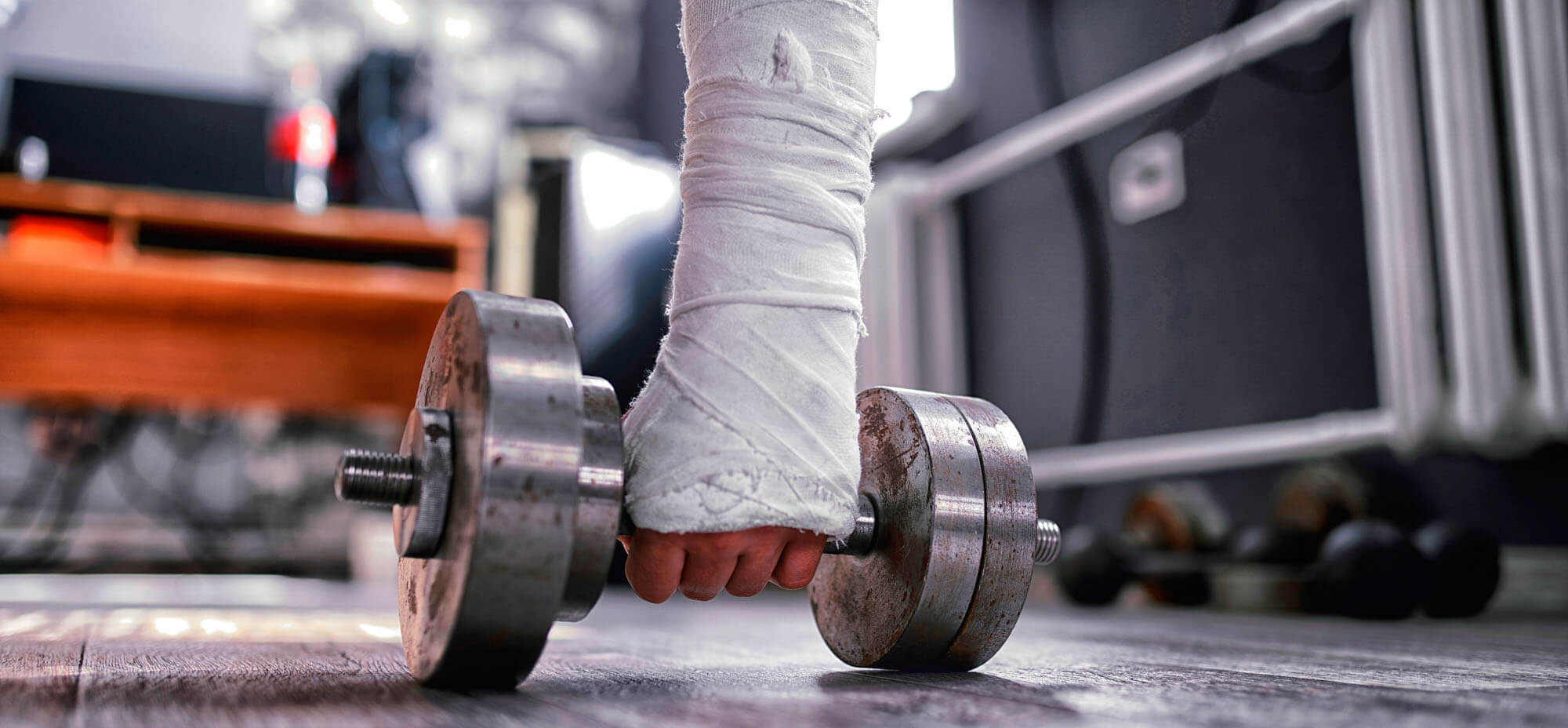Pour éviter la perte musculaire d’un membre immobilisé : de la musculation du membre opposé !