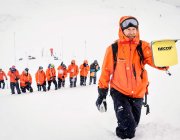 La sécurité en plein air | Balises RECCO, guides de montagne et secourisme